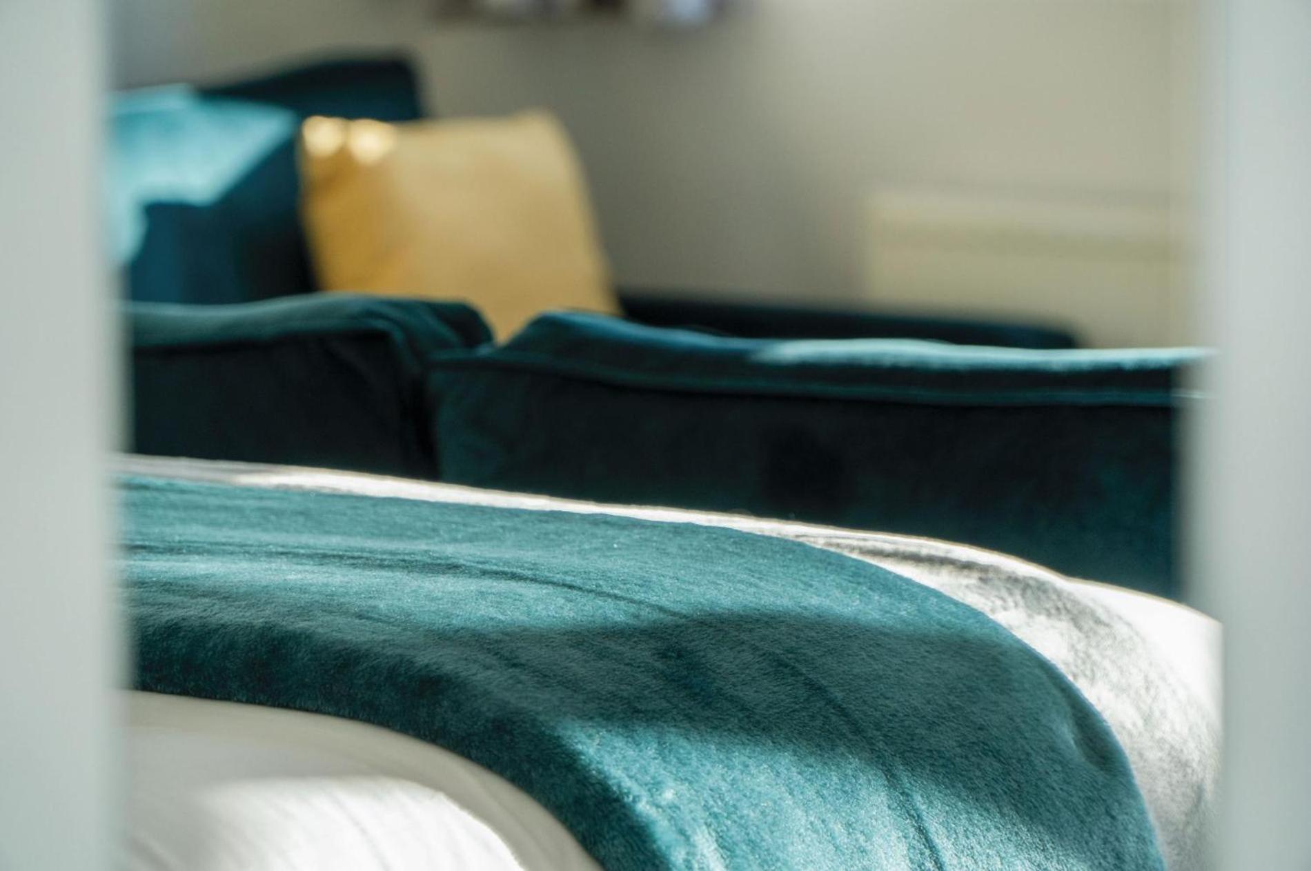 The Penthouse - 1 Bedroom Apartment - Ocean Breeze 포트 에이넌 외부 사진