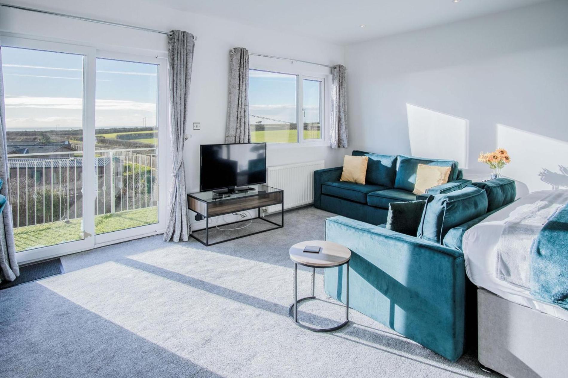 The Penthouse - 1 Bedroom Apartment - Ocean Breeze 포트 에이넌 외부 사진
